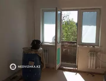 1-комнатная квартира, этаж 2 из 5, 1 м²