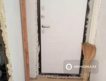 1-комнатная квартира, этаж 2 из 5, 1 м²