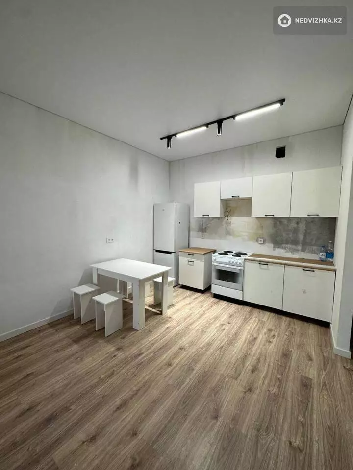 2-комнатная квартира, этаж 6 из 9, 52 м², На длительный срок, фотография 3