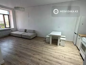 2-комнатная квартира, этаж 6 из 9, 52 м², На длительный срок