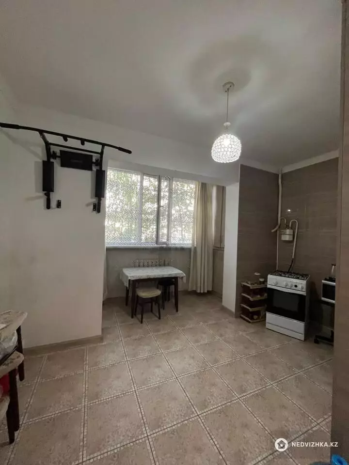 1-комнатная квартира, этаж 1 из 5, 45 м², фотография 4