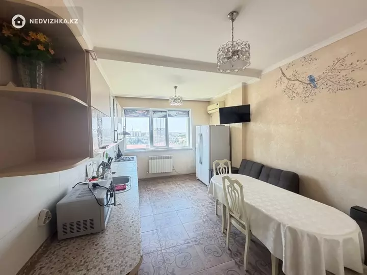 2-бөлмелі пәтер, қабат 7 барлық қабат саны 10, 90 м², 3-фотосурет