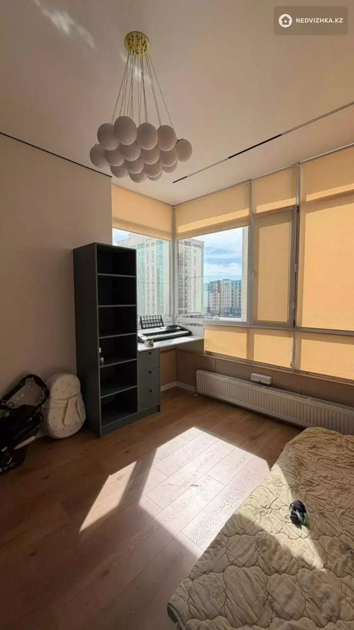 3-комнатная квартира, этаж 5 из 21, 70 м², фотография 2
