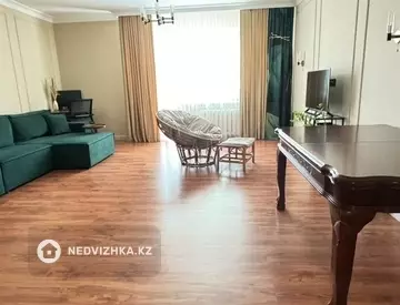 2-комнатная квартира, этаж 5 из 5, 81 м², миниатюра 3