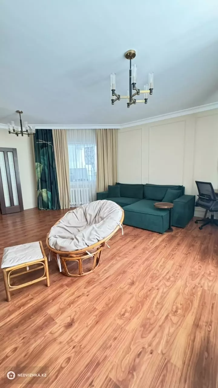 2-комнатная квартира, этаж 5 из 5, 81 м², фотография 2