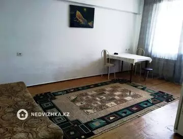 2-комнатная квартира, этаж 4 из 5, 37 м²
