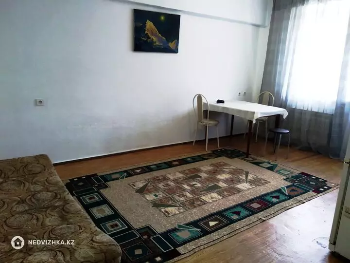 2-комнатная квартира, этаж 4 из 5, 37 м², фотография 5