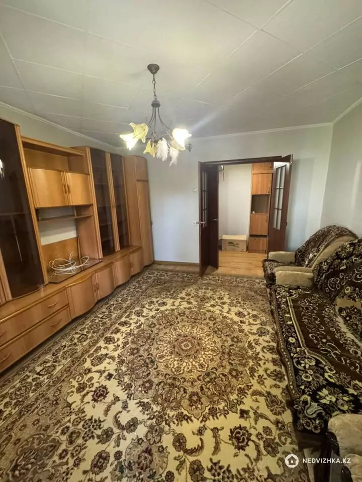 3-комнатная квартира, этаж 4 из 6, 64 м²