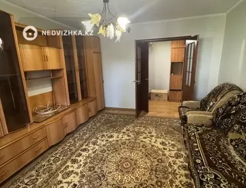 3-комнатная квартира, этаж 4 из 6, 64 м², миниатюра 3