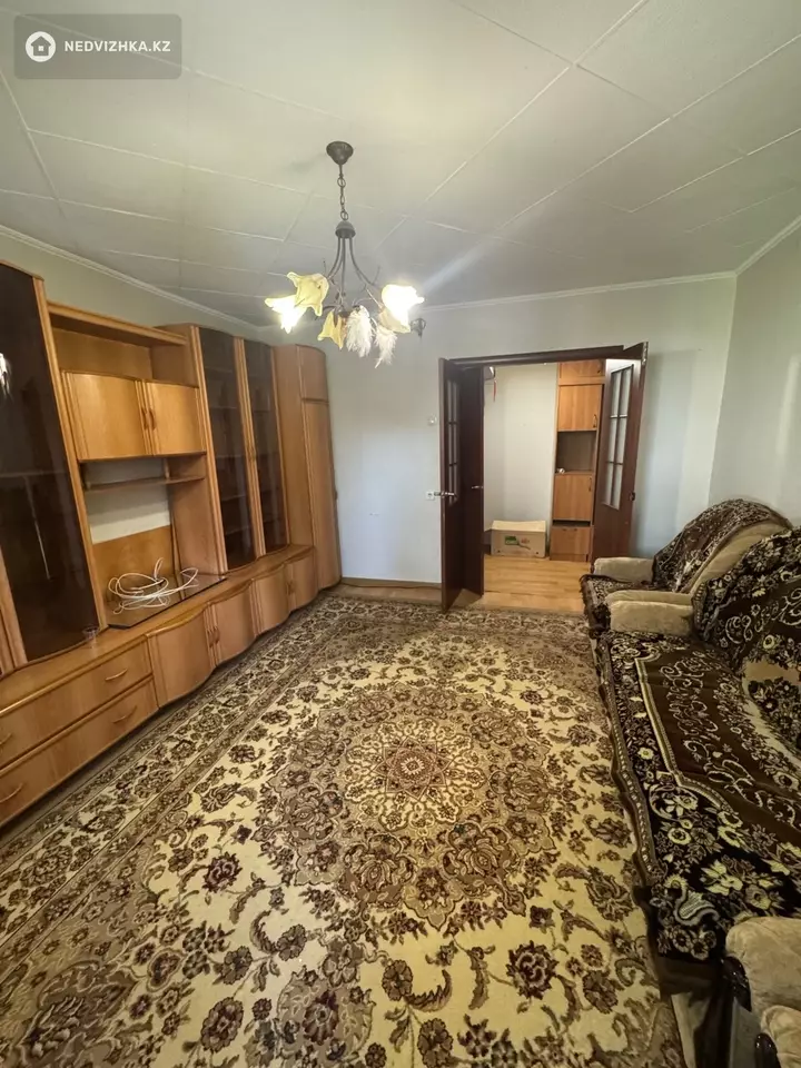 3-комнатная квартира, этаж 4 из 6, 64 м², фотография 3
