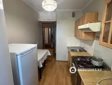 3-комнатная квартира, этаж 4 из 6, 64 м², миниатюра 5