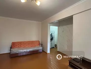 3-комнатная квартира, этаж 2 из 5, 59 м², миниатюра 2