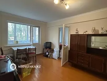 3-комнатная квартира, этаж 2 из 5, 59 м², миниатюра 3