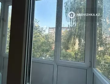 3-комнатная квартира, этаж 2 из 5, 59 м², миниатюра 6