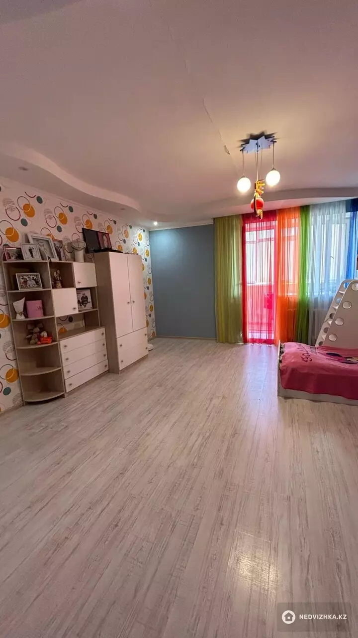 2-комнатная квартира, этаж 11 из 14, 89 м², фотография 2