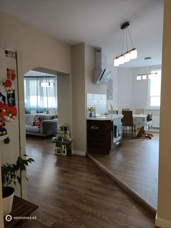 3-комнатная квартира, этаж 6 из 15, 127 м², фотография 2