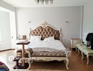 4-комнатная квартира, этаж 6 из 9, 130 м²