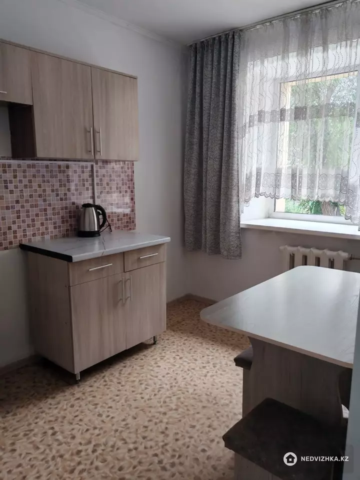 1-комнатная квартира, этаж 1 из 3, 33 м², фотография 3