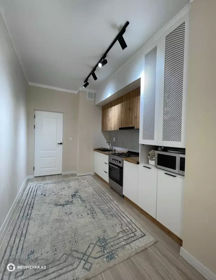 1-комнатная квартира, этаж 8 из 9, 37 м², фотография 2