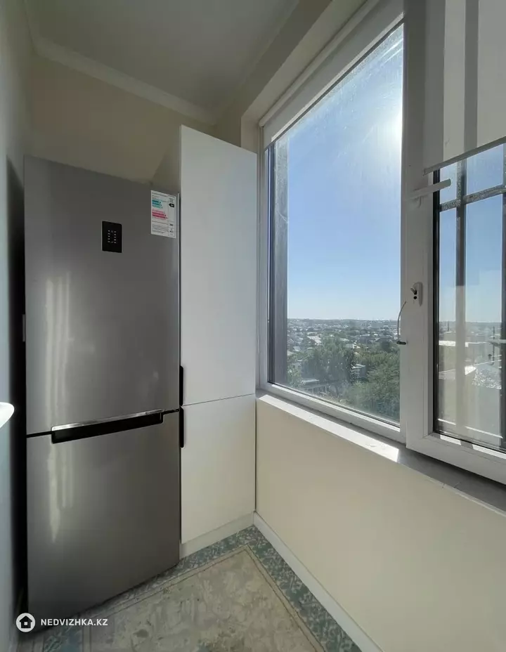 1-комнатная квартира, этаж 8 из 9, 37 м², фотография 3