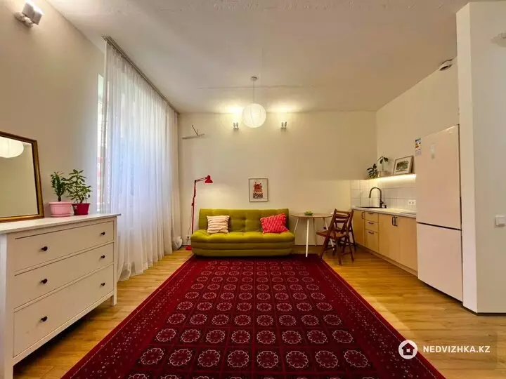1-комнатная квартира, этаж 1 из 9, 33 м²
