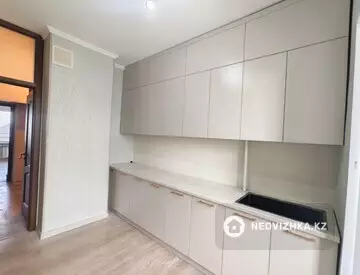 3-комнатная квартира, этаж 4 из 5, 68 м²