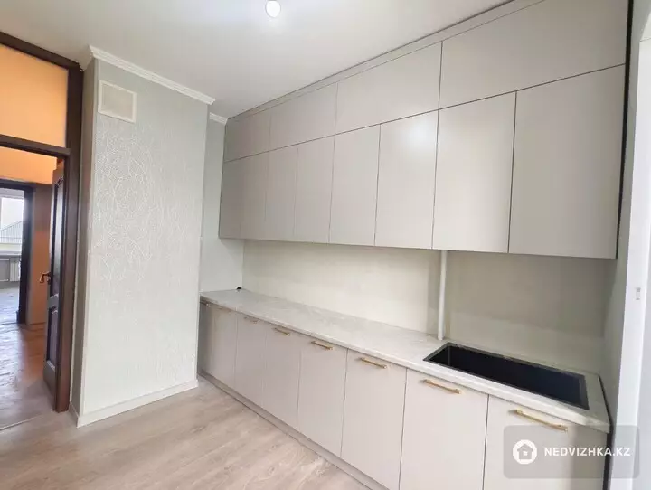3-комнатная квартира, этаж 4 из 5, 68 м², фотография 4