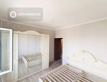 3-комнатная квартира, этаж 4 из 5, 68 м², миниатюра 10