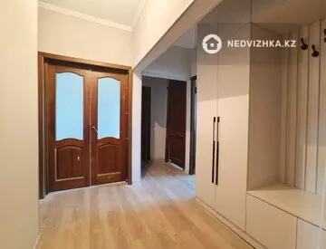 3-комнатная квартира, этаж 4 из 5, 68 м², миниатюра 11