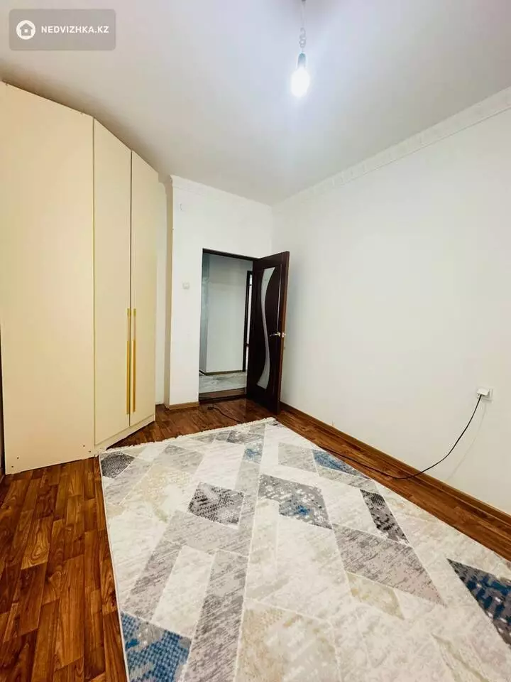 1-комнатная квартира, этаж 3 из 5, 60 м², фотография 3