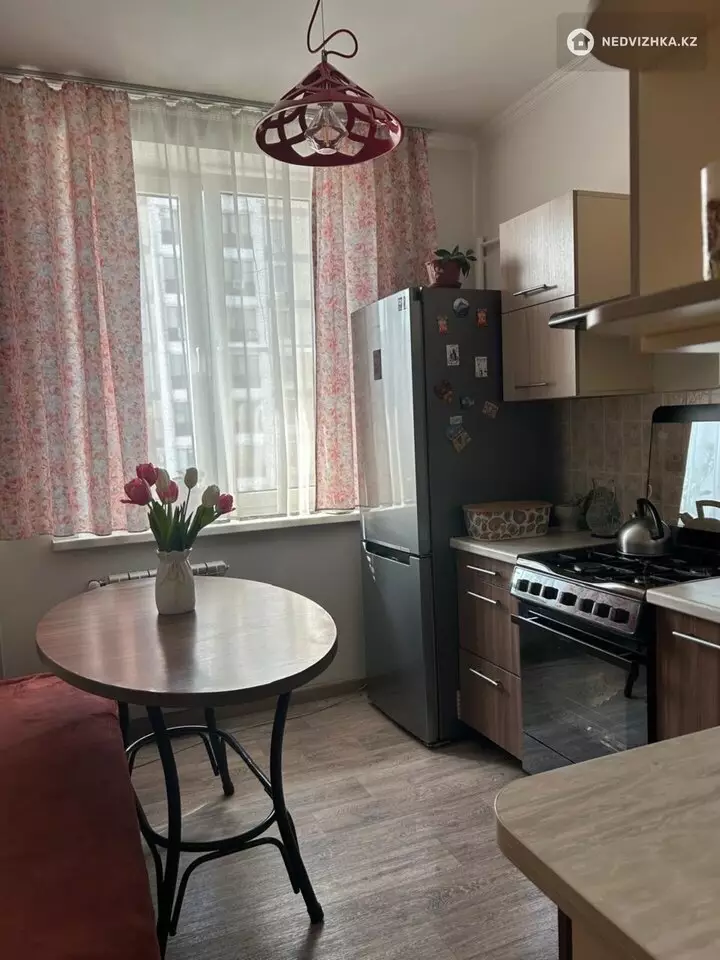 1-комнатная квартира, этаж 4 из 4, 33 м², фотография 2