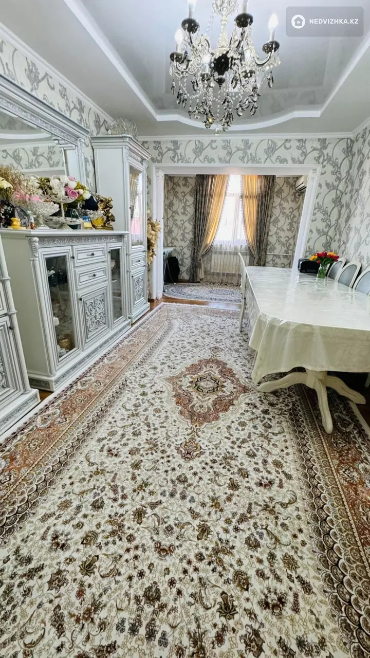 4-комнатная квартира, этаж 4 из 4, 95 м²