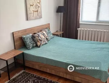 3-комнатная квартира, этаж 3 из 3, 68 м², миниатюра 2