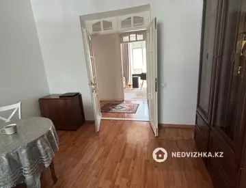3-комнатная квартира, этаж 3 из 3, 68 м², миниатюра 8