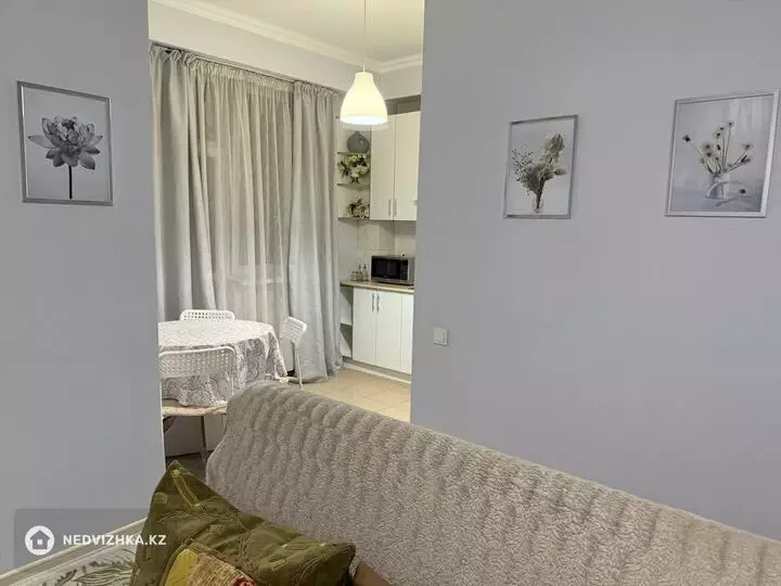 1-комнатная квартира, этаж 13 из 13, 44 м², фотография 3