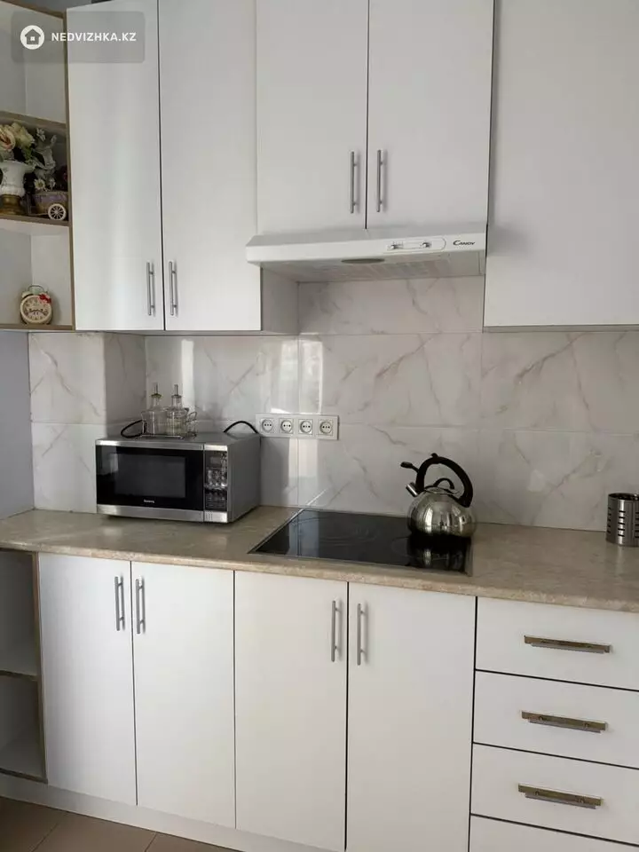 1-комнатная квартира, этаж 13 из 13, 44 м², фотография 5