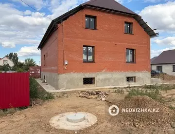 5-комнатный дом, 10 соток, 378 м²