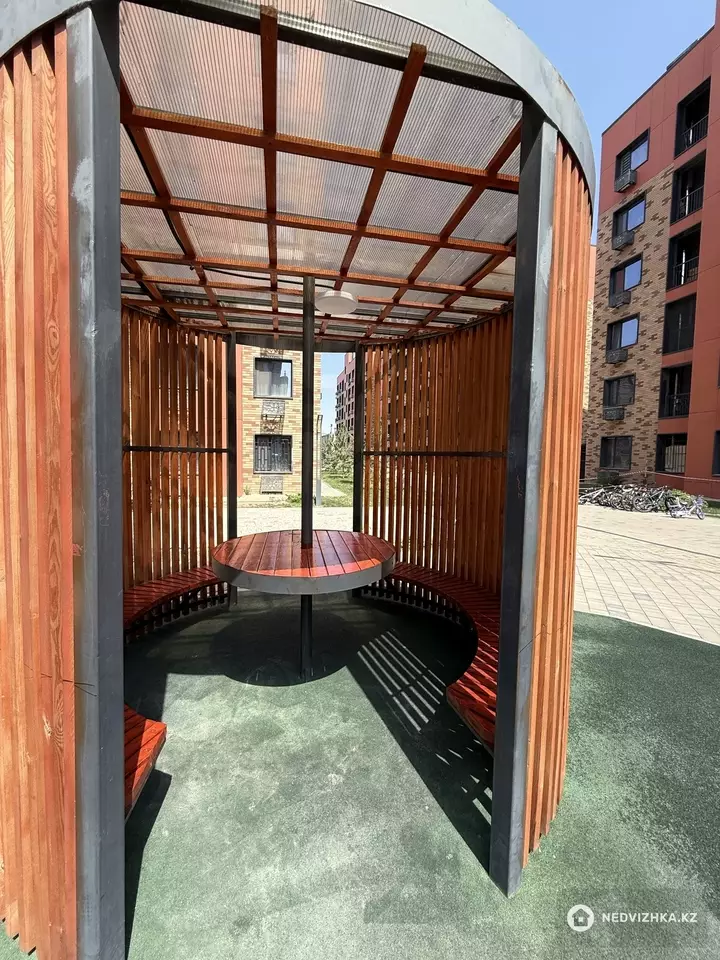 2-комнатная квартира, этаж 4 из 6, 70 м², фотография 2