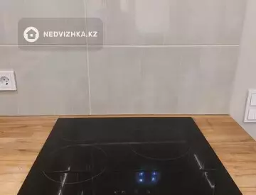 3-комнатная квартира, этаж 3 из 12, 82 м²