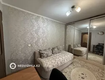 2-комнатная квартира, этаж 3 из 4, 39 м², миниатюра 2