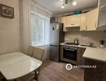 2-комнатная квартира, этаж 3 из 4, 39 м², миниатюра 3