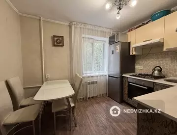 2-комнатная квартира, этаж 3 из 4, 39 м², миниатюра 11
