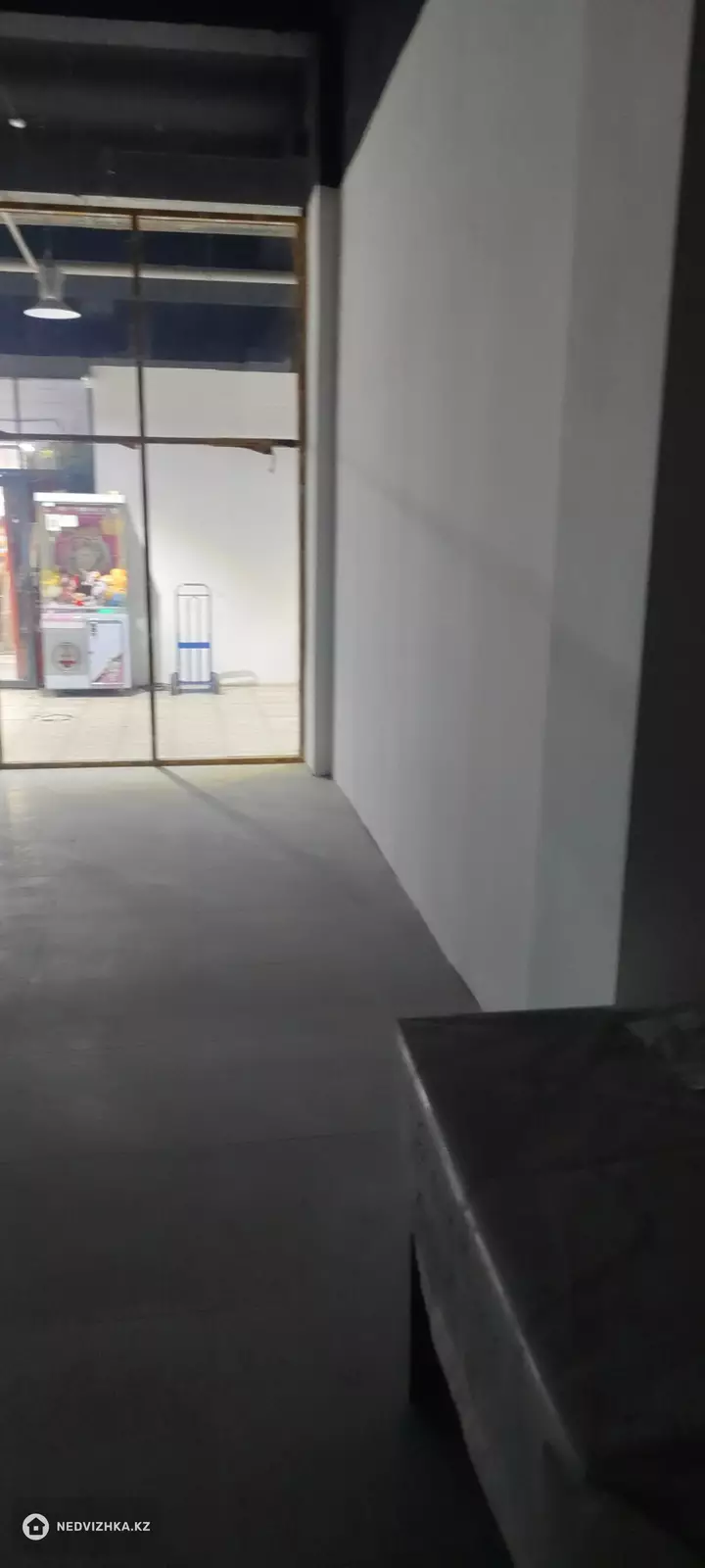 Помещение, этаж 1 из 8, 180 м²