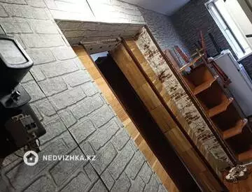 1-комнатная квартира, этаж 3 из 4, 37 м², На длительный срок