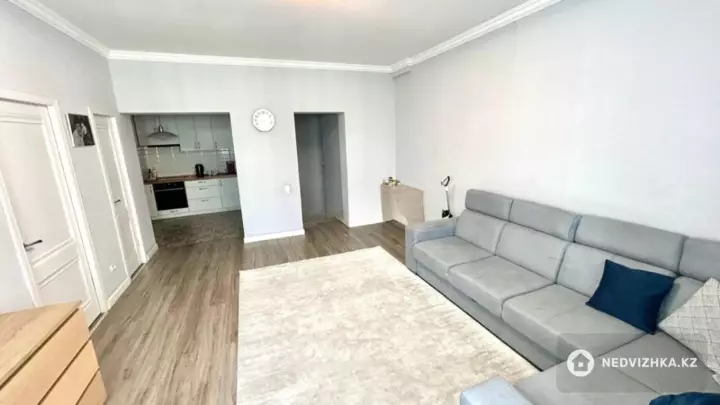 2-комнатная квартира, этаж 18 из 19, 60 м², фотография 2