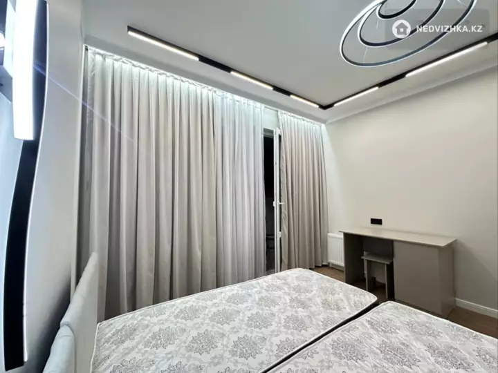 2-комнатная квартира, этаж 7 из 12, 71 м², фотография 3