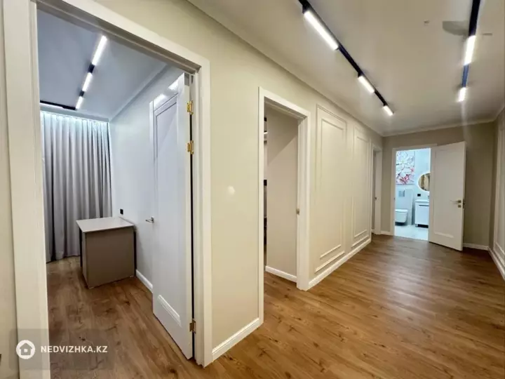 2-комнатная квартира, этаж 7 из 12, 71 м², фотография 4