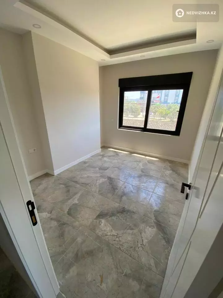 2-комнатная квартира, этаж 3 из 6, 56 м², фотография 2