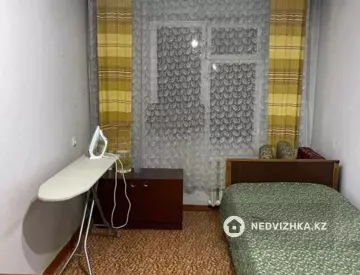 2-комнатная квартира, этаж 3 из 4, 44 м², миниатюра 2