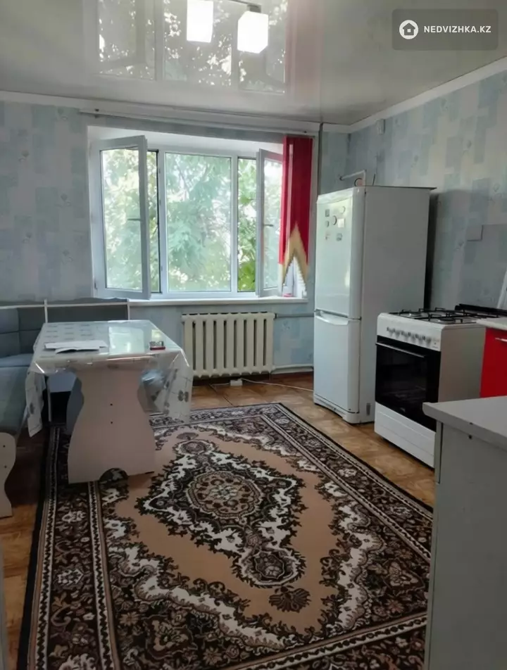 1-комнатная квартира, этаж 4 из 5, 41 м², фотография 2
